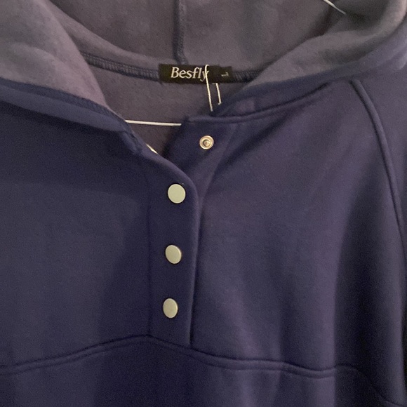 Hooded Sweatshirt - Picture 4 of 6